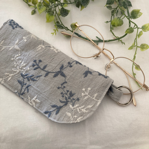 刺繍メガネケース ハンドメイド 金沢エンブロイダリー ブルー花刺繍柄