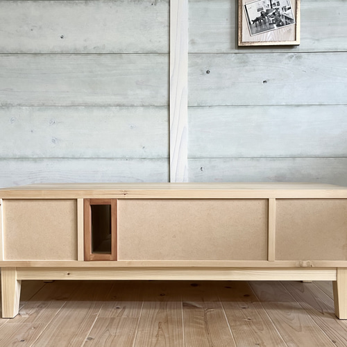 丸みをおびた無垢材のテレビ台 テレビ台・テレビボード