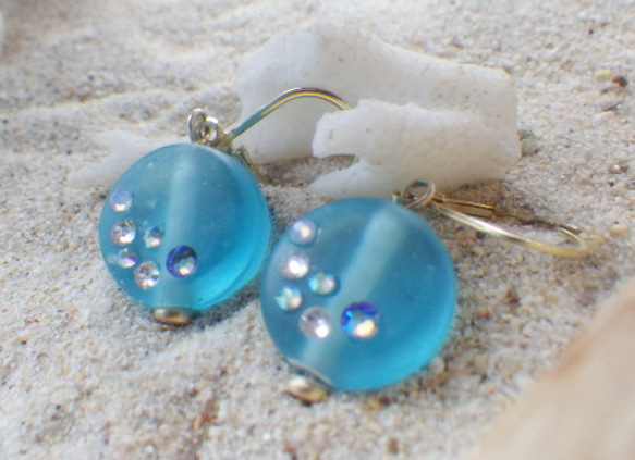 Ocean glass earrings 2枚目の画像