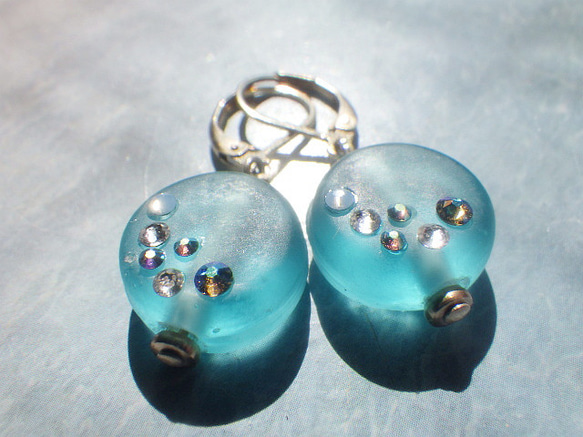 Ocean glass earrings 7枚目の画像