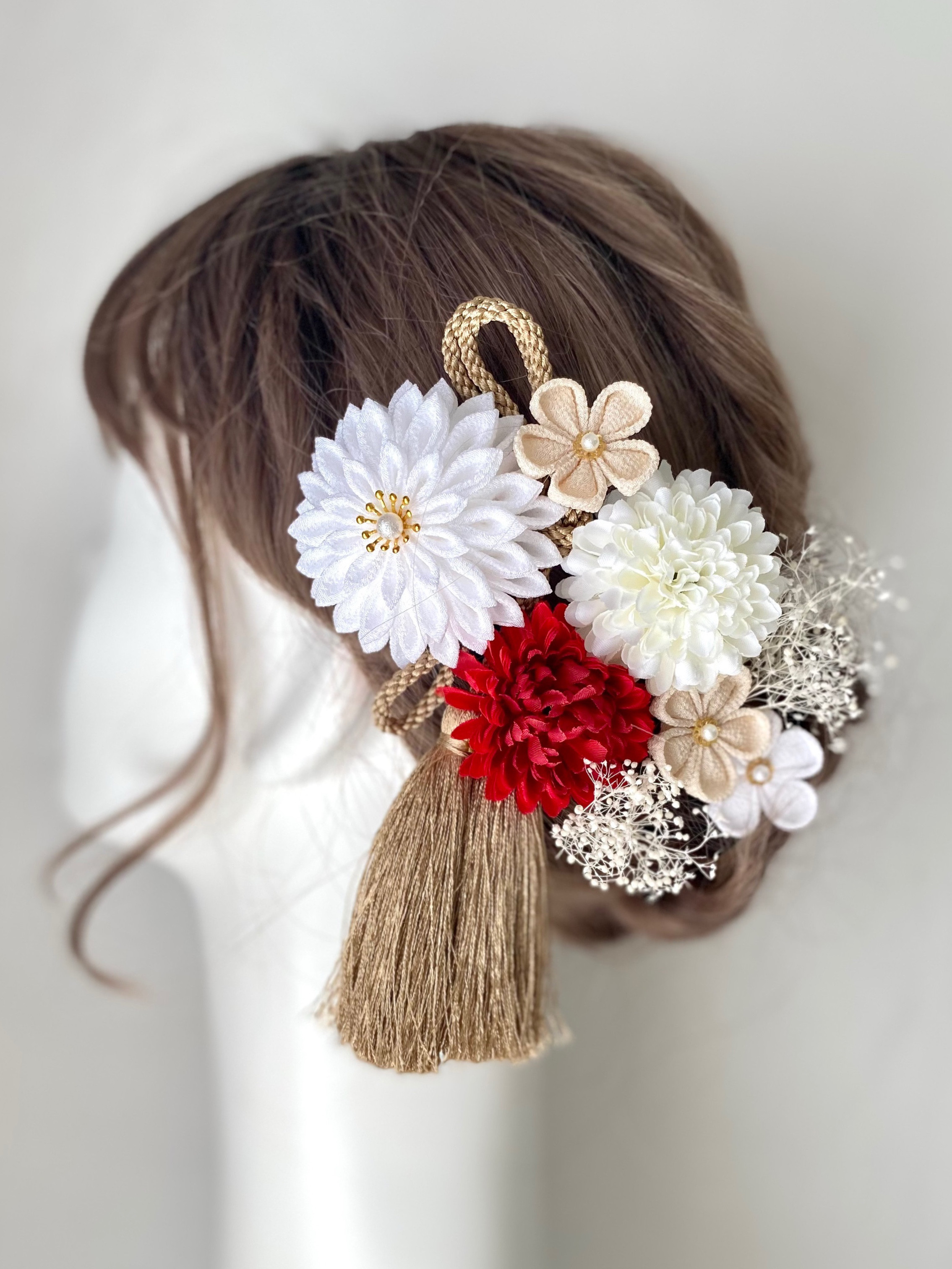 成人式　髪飾り　和装　ホワイト×レッド　つまみ細工　水引　マム　 卒業式　結婚式
