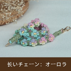 色のグラデーシ 菊の花手編みスマホショルダー☆手に持てる長いストラップ☆ショルダー ストラップ☆スマホストラップ 7枚目の画像