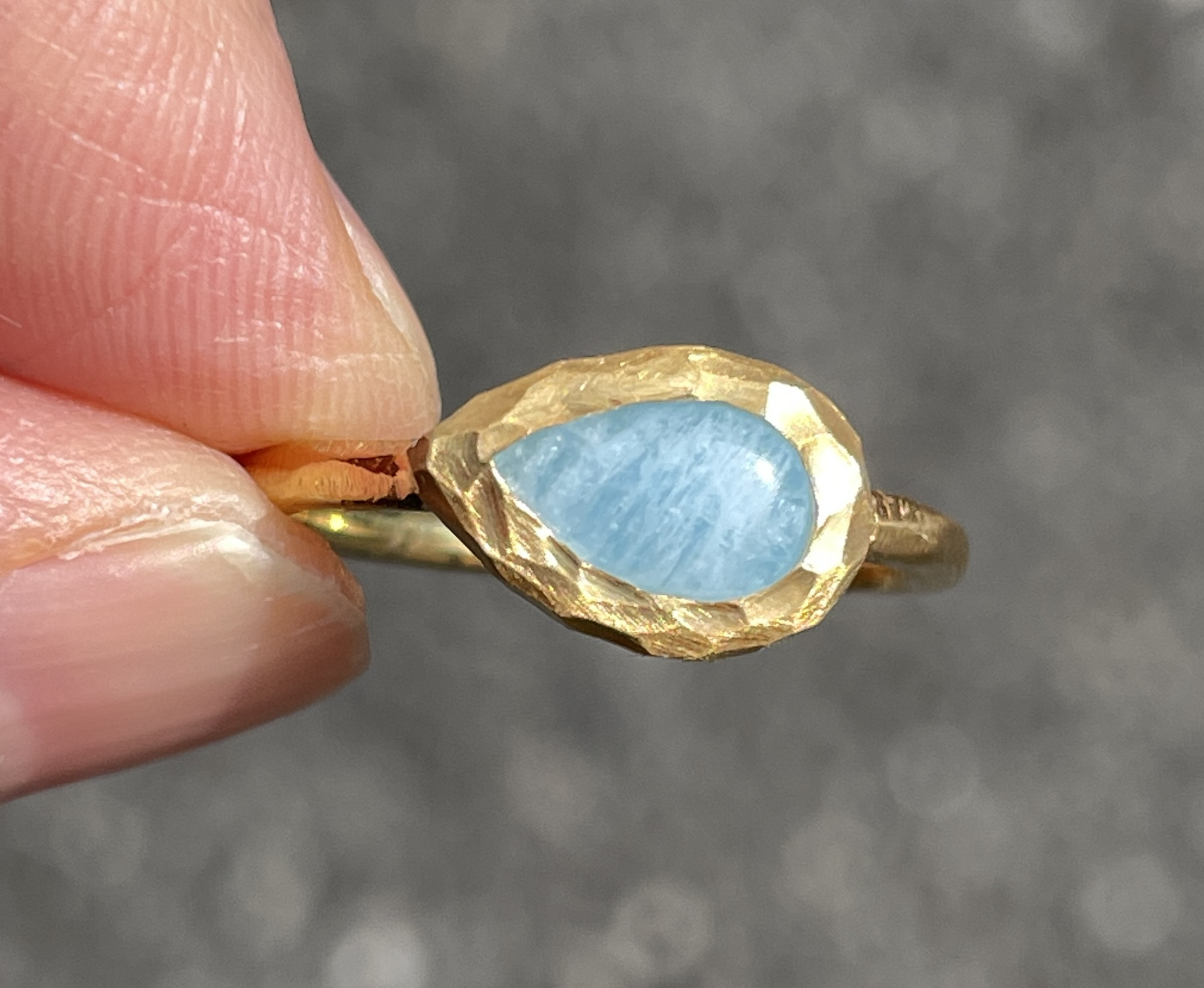 アクアマリン　ミルキーな雫　ぽってり石座　シルバーSV925リング