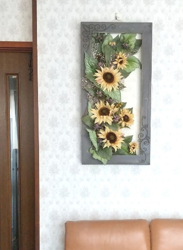限定出品　　向日葵のフレーム　ひまわり大好きな方　壁面ディスプレイに最適　アーティフィシャルフラワー仕様　　 4枚目の画像