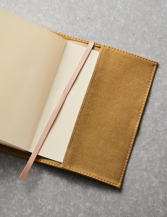 【 四六版 サイズ】ワンポイント刺繍 ブックカバー 日本製 9枚目の画像