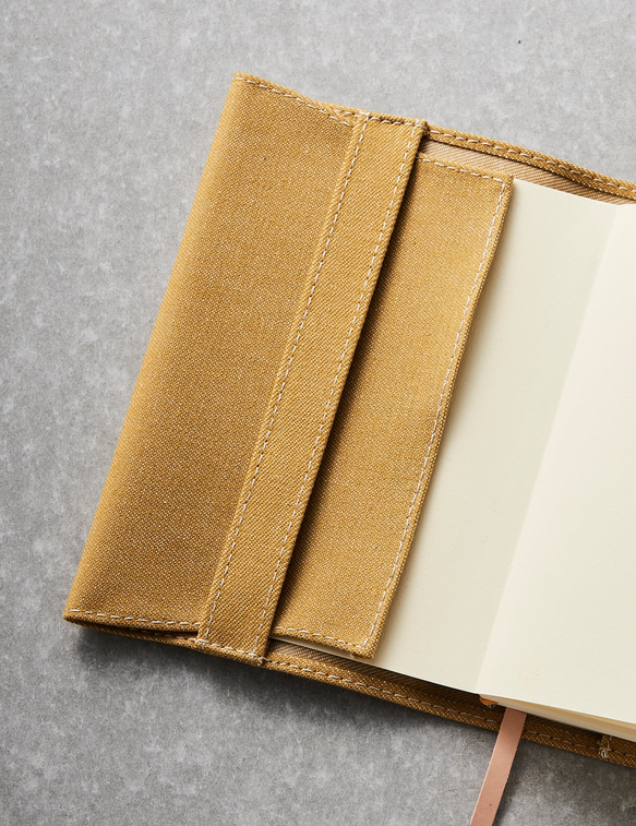 【 四六版 サイズ】ワンポイント刺繍 ブックカバー 日本製 8枚目の画像