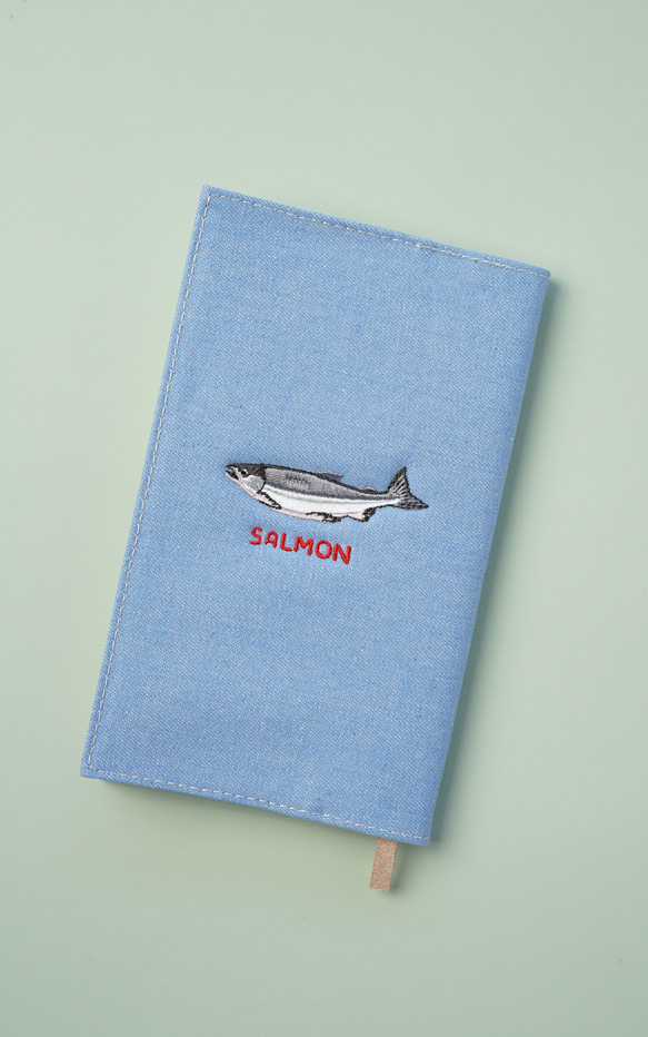 【新書サイズ】ワンポイント刺繍 ブックカバー  日本製 4枚目の画像