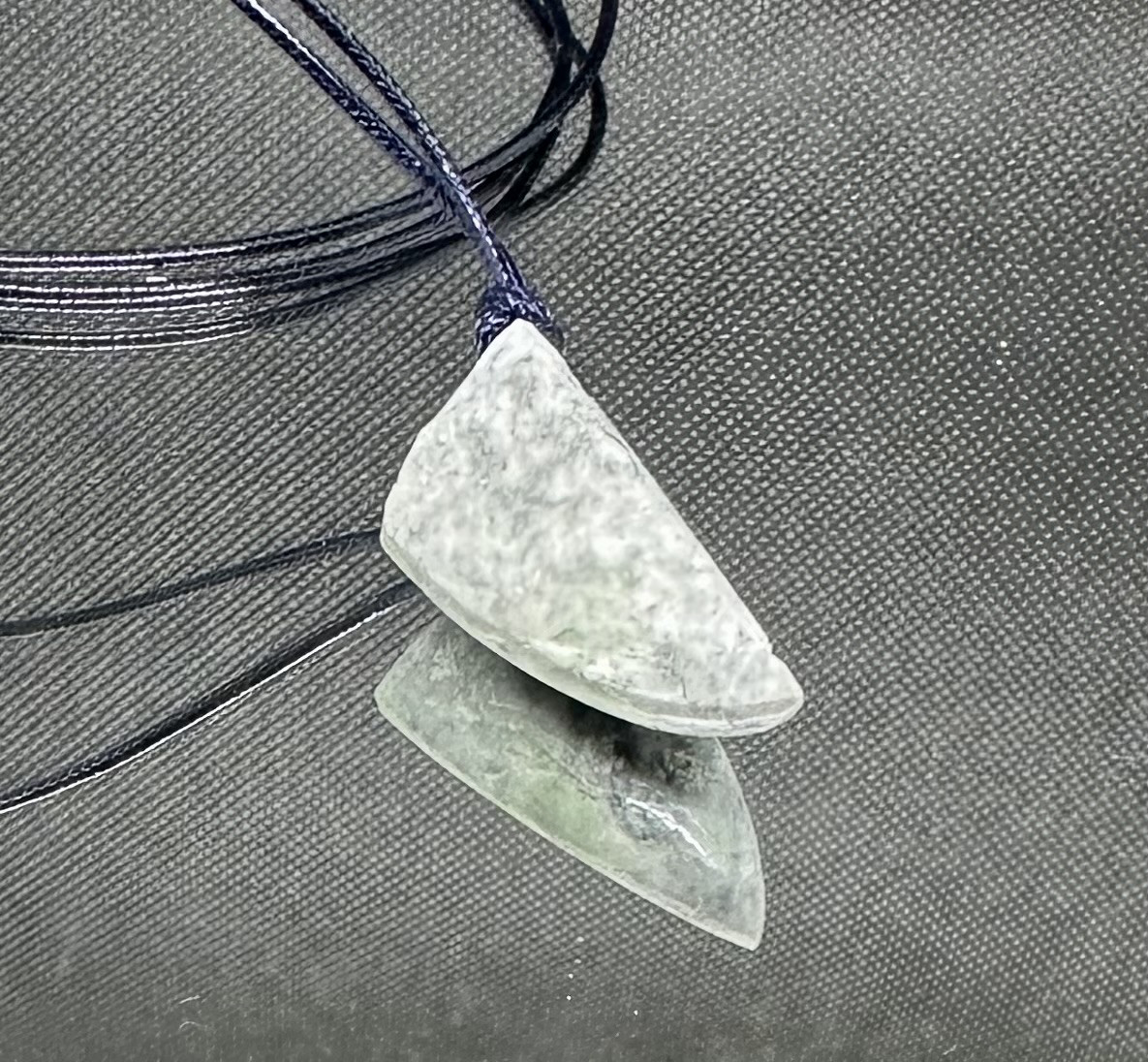 骨董翡翠ペンダント