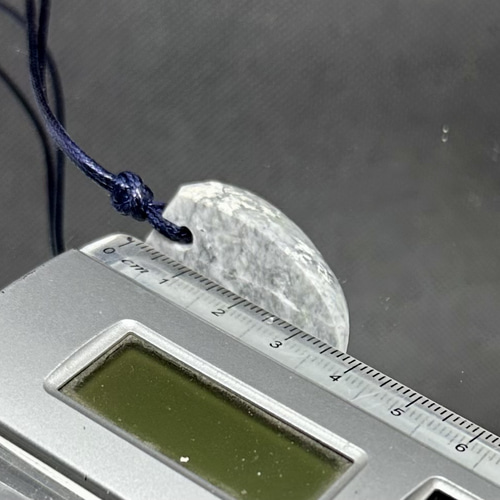 中原仮出品　コン沢翡翠牙型ペンダントトップ 中原仮出品　コン沢翡翠牙型ペンダントトップ