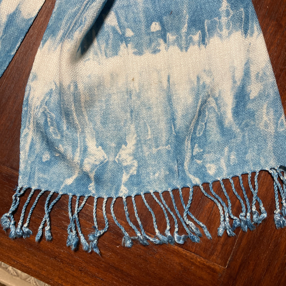 手織りドビー藍絞り染めスカーフ 2枚目の画像