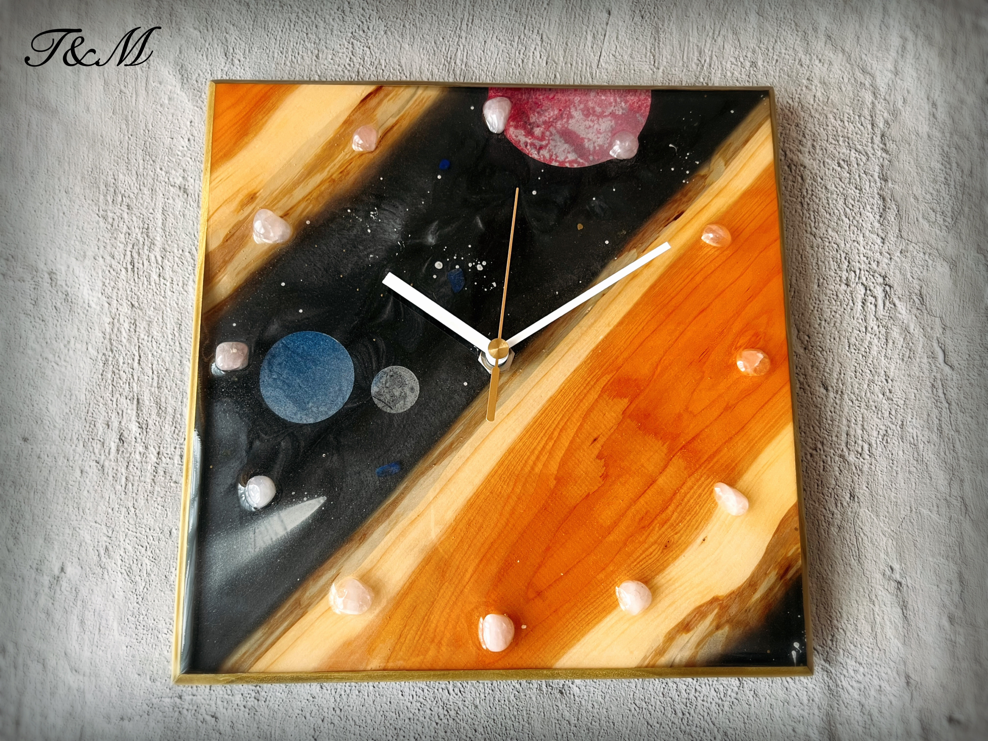 宇宙 ウッド レジン 壁掛け時計 (宇宙 / 火星 / 惑星 / 彗星 / スプレーアート )　【1点もの】