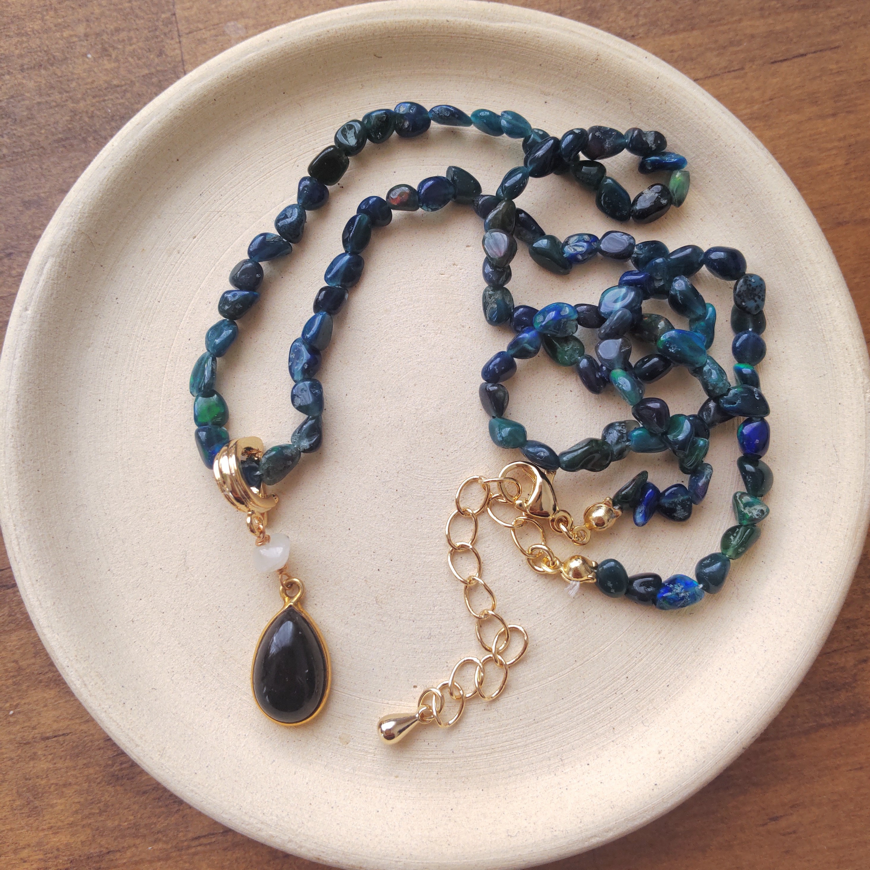 ブルーオパールのネックレス