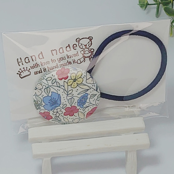 送料無料】⭐︎特価⭐︎北欧 フラワー柄 クルミボタンヘアゴム 商品  