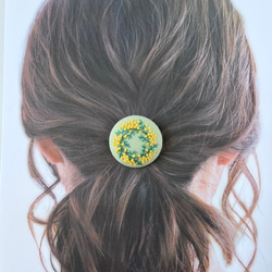 ミモザのリース刺繍ブローチ・ヘアゴム（グリーン） 10枚目の画像