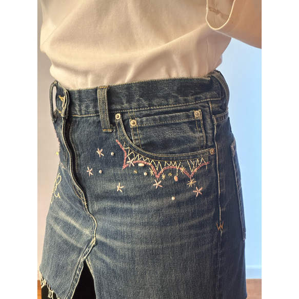 【古着リメイク】USED REMAKE DENIM EMBROIDERY SKIRT 3枚目の画像