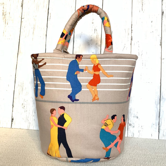 アレキサンダーヘンリー★ペットボトルカバー★ステンレスボトルカバー アレキサンダーヘンリー(a ghastlieシリーズ)ペットボトルカバー＆持ち手