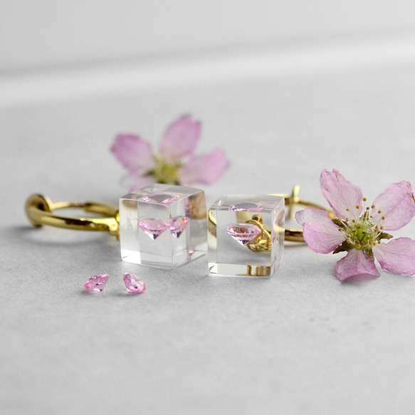 櫻桃色氧化鋯耳環，金色，小號，簡約，不銹鋼，結婚請柬，禮物，生日禮物 第3張的照片