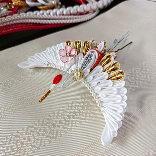 祝鶴✵大»つまみ細工髪飾り鶴(羽二重 金白) 華やか 成人式 結婚式 卒業 
