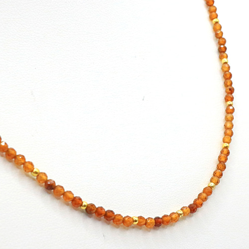 SENT オレンジアクセントのビーズネックレス SENT オレンジアクセントのビーズネックレス カラービーズ