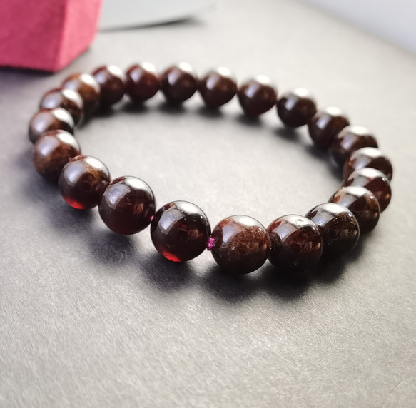 天然石 AB級ガーネット 9㎜ 　ブレスレット　 1枚目の画像