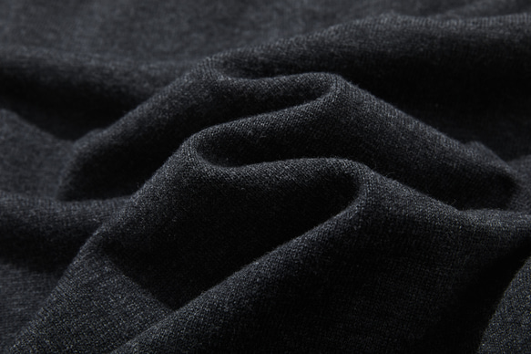 一年四季都可以使用！超人氣棉針織系列 簡約又時尚，我的標準針織深灰色 230214-5 第10張的照片