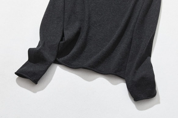 ★現貨★ 一年四季都備受歡迎！超人氣棉質針織系列。簡約時尚，我最愛的深灰色針織衫（230214-5）。 第4張的照片