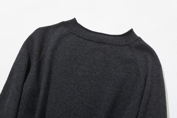 ★現貨★ 一年四季都備受歡迎！超人氣棉質針織系列。簡約時尚，我最愛的深灰色針織衫（230214-5）。 第8張的照片