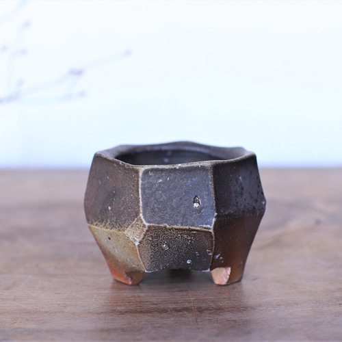 備前焼 三つ足ぐい呑み gi-343 おちょこ・ぐい呑み・徳利 宗兵衛窯
