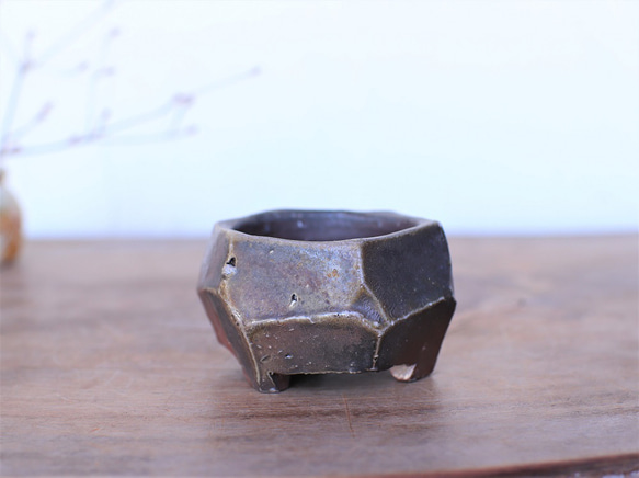 駒形九磨　備前焼　三ツ足湯呑 駒形九磨 備前焼 三ツ足湯呑 工芸品