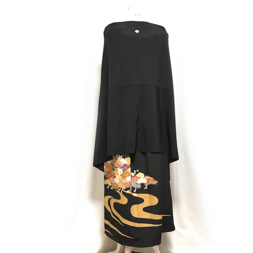 正絹】着物リメイク 黒留袖リメイク／家紋入りショール／五つ紋
