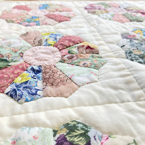 ドレスデンのパッチワークタペストリー パッチワークキルト