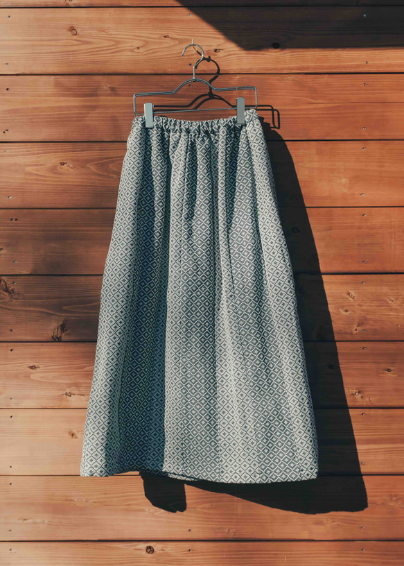 四つ目スカート/生成り/三河木綿 刺し子織 