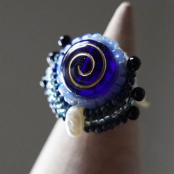 Chatty 戒指 44 均碼珠繡戒指圓形漩渦藍色 第1張的照片