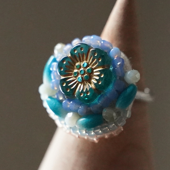 健談戒指 48 均碼珠繡戒指花朵藍色多彩 第1張的照片