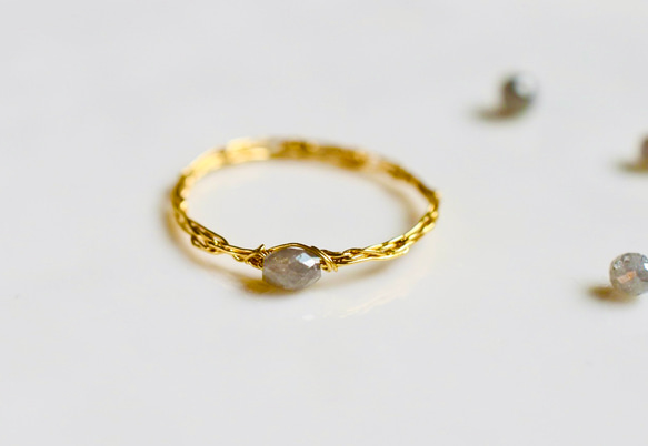 [K14gf] 灰色鑽石米粒切割 3 毫米，繩編/鍍金戒指 第1張的照片
