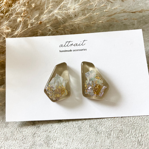 幾何学型/シェルフレークレジンピアスorイヤリング/ベージュ ピアス  