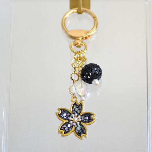 ୨୧⑅*様おまとめ。レジン キーホルダー ☆螺鈿細工風レジンの桜キーホルダー キーリング ma-mo 通販