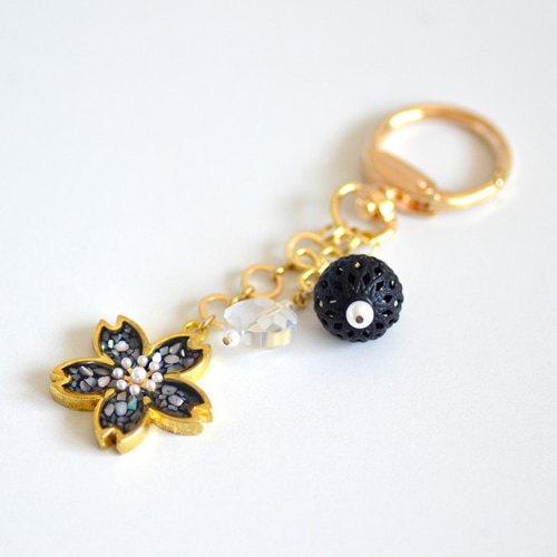 ☆螺鈿細工風レジンの桜キーホルダー キーリング ma-mo 通販 15556870