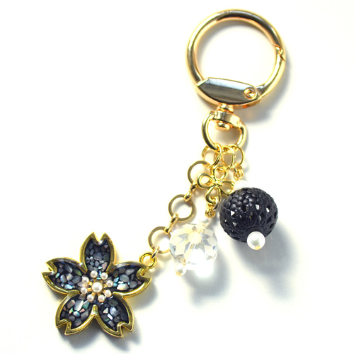 ヨウム（訳ありセール品）レジン　キーホルダー　桜ボール ヨウム（訳ありセール品）レジン　キーホルダー　桜ボール