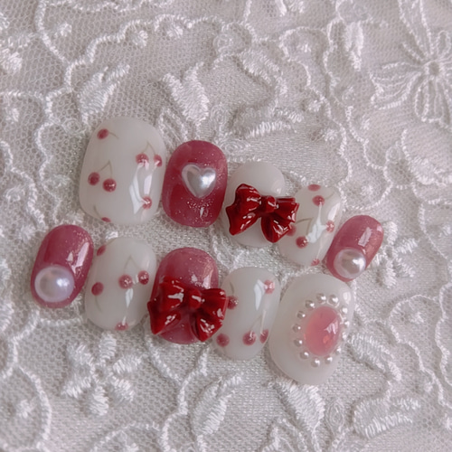 フレンチガーリーなさくらんぼネイル フレンチガーリー 韓国ネイル