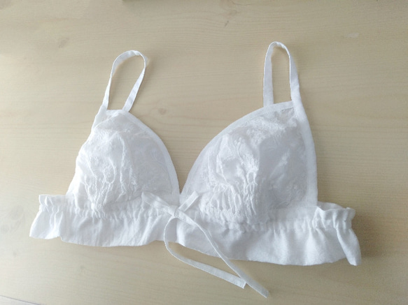 オーガニックコットン　植物刺繍　楽なブラジャー３ 1枚目の画像
