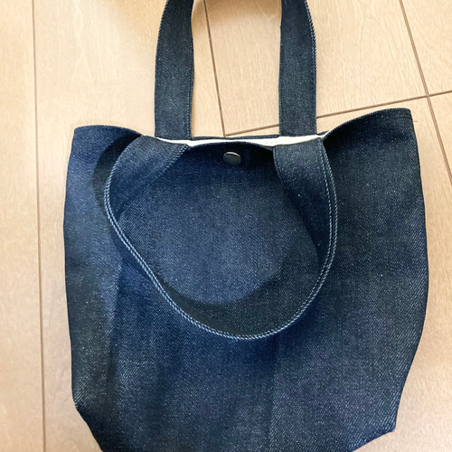 張りがあって伸び縮みするデニム生地のトートバッグ(裏地付き内 