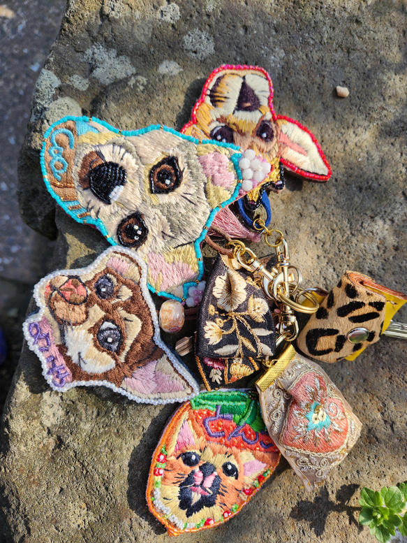 秋鮭様 リクエスト 10点 ハンドメイド　刺繍　柴犬　キーホルダー　ポーチ 刺繍キーホルダー キーホルダー スピッツ キツネ犬 絶対に喜ば