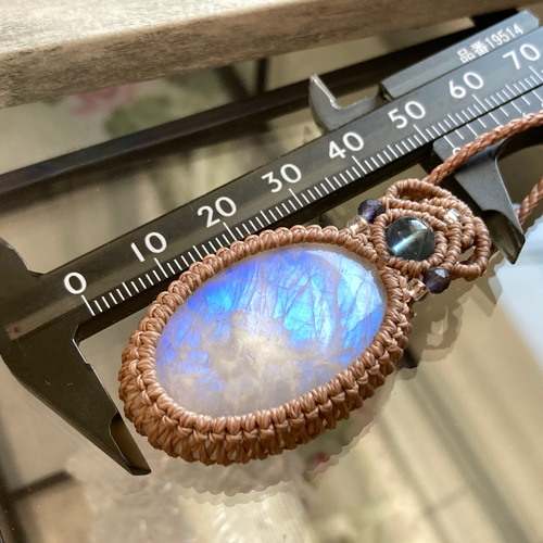 レインボームーンストーン 天然石マクラメ編みネックレス・天然石