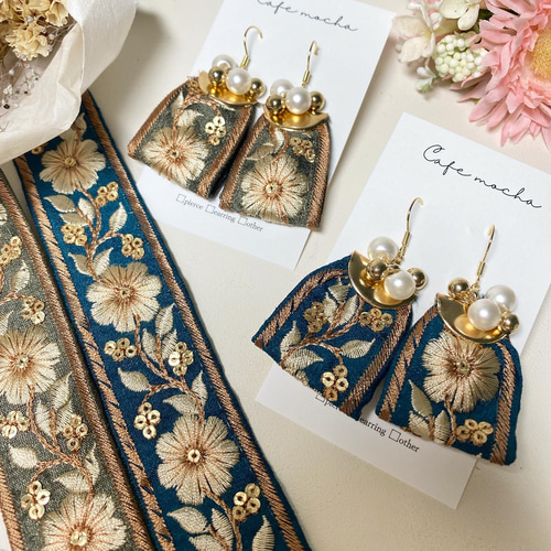 ハンドメイド＊インド刺繍リボン ピアス イヤリング グレイ ピアス