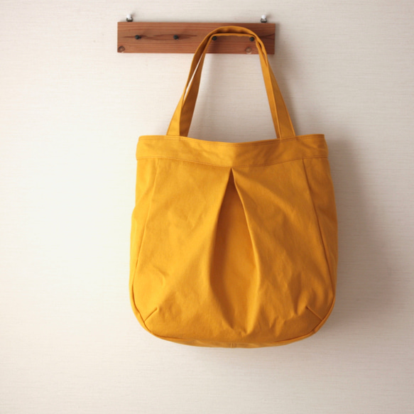 コロンと大きめ帆布トートバッグ（マスタード） 1枚目の画像