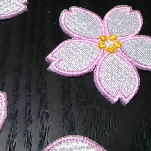 縁取り刺繍桜と花びらワッペンセットeデザイン/選べるカラー ワッペン