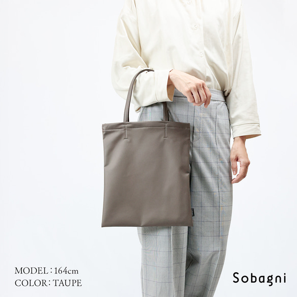 ★大人フォーマル2024★エシカルレザーSobagni(ソバニ)★素材感と軽さのダブルパンチ★スッキリトート★ブラック 18枚目の画像