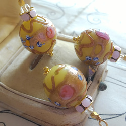 ヴィンテージ　Cream-YellowヴェネチアンWedding-Cake-Bead(14.7㎜) ネックレス 3枚目の画像