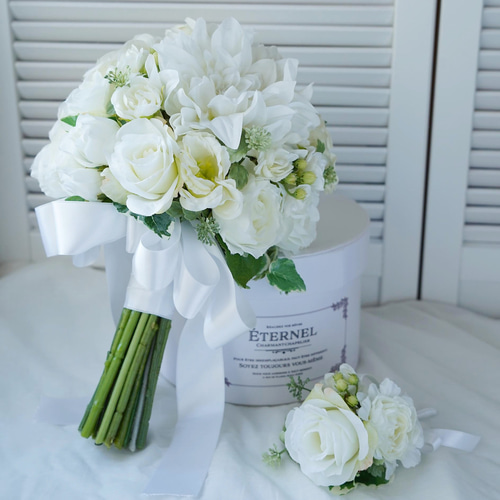 ホワイトラウンドブーケ ウェディングブーケ ブーケ nanohana-marche